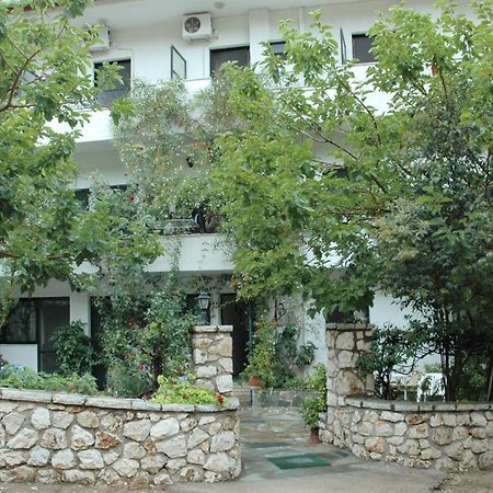 Yasemi Rooms Василики Екстериор снимка