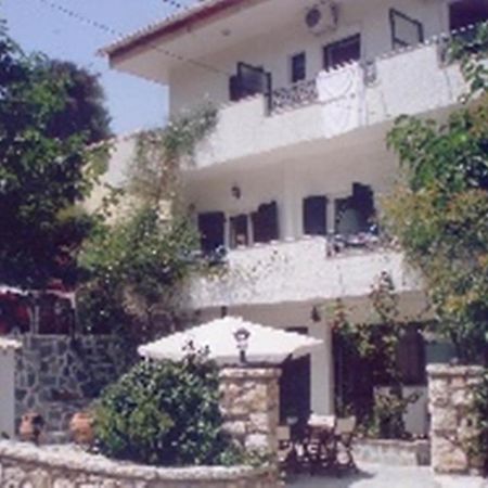 Yasemi Rooms Василики Екстериор снимка