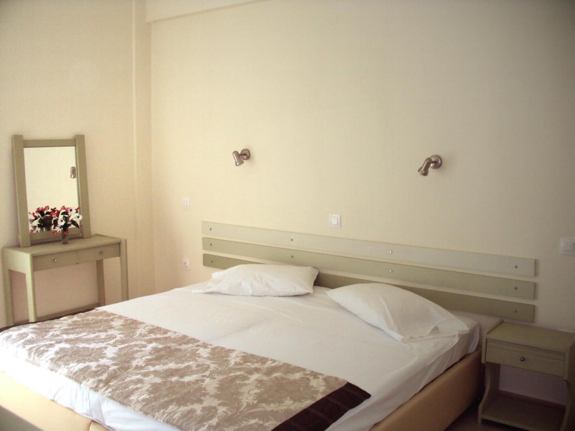 Yasemi Rooms Василики Екстериор снимка