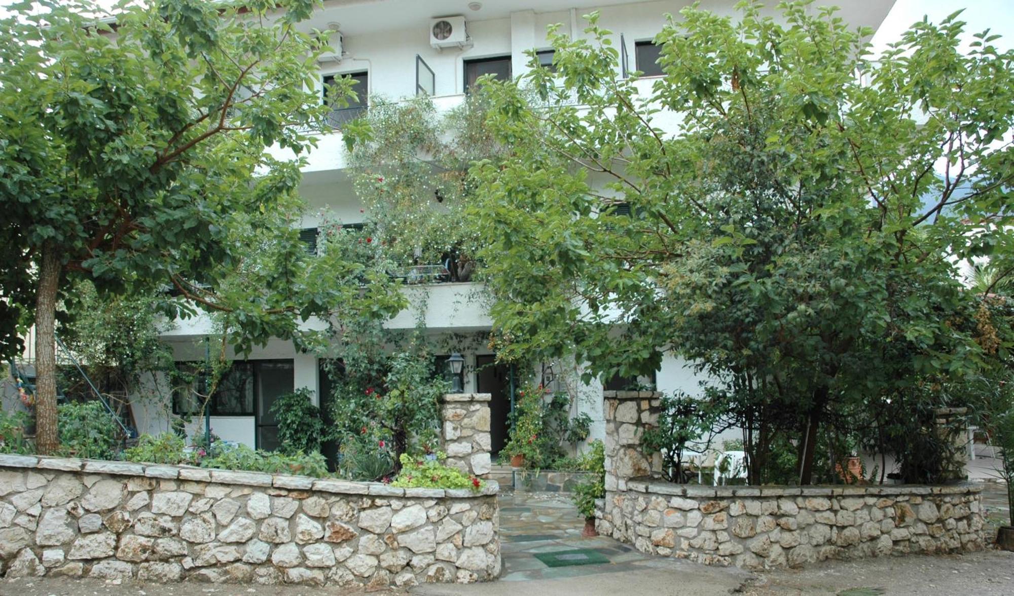 Yasemi Rooms Василики Екстериор снимка