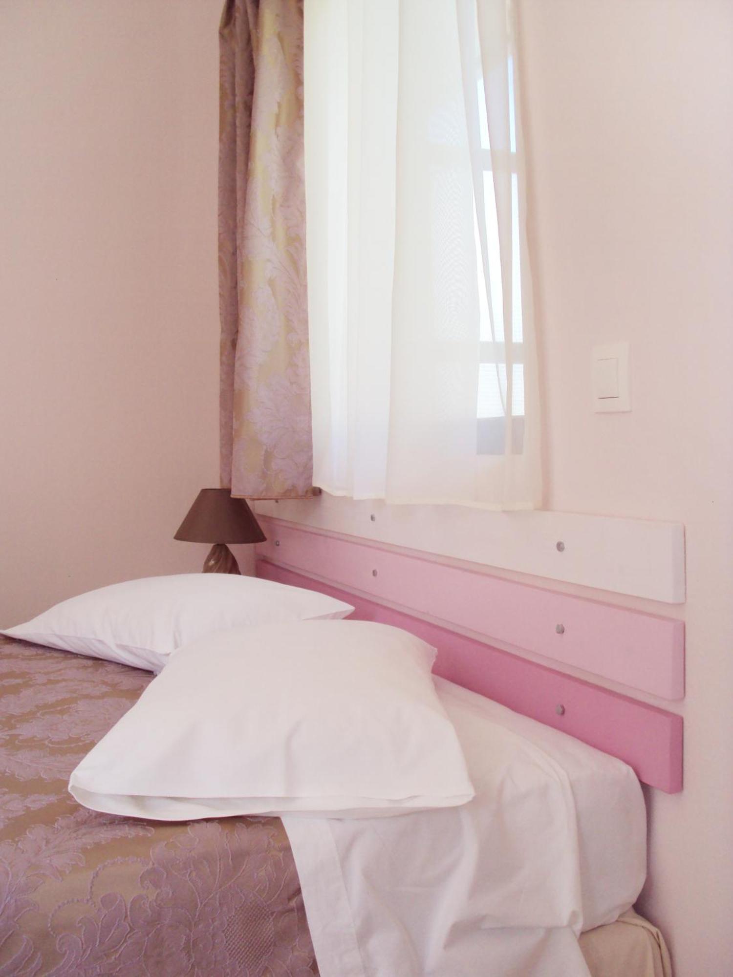 Yasemi Rooms Василики Стая снимка